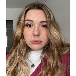 Meet your Posher, Cecelia